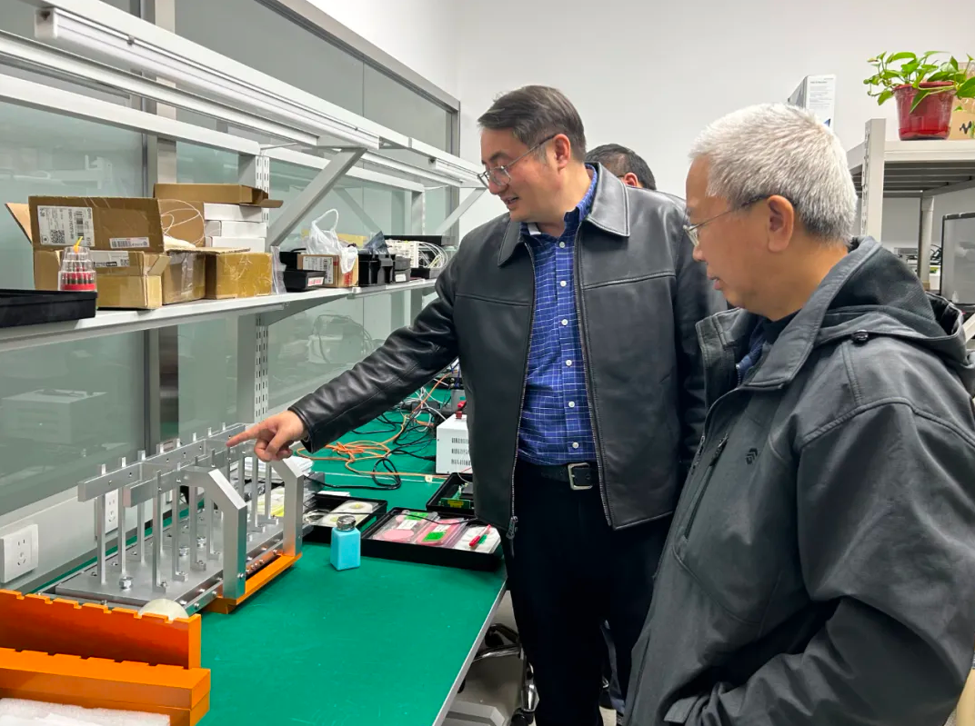 Join hands to create a new chapter of Zhiqi aluminum electricity -- the joint laboratory of Shiwei Tongguang Intelligence and the College of Mechanical and Material Engineering of North China University of Technology was officially inaugurated